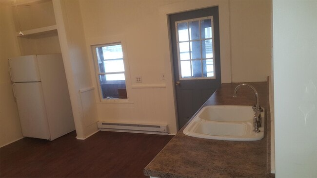 Building Photo - 244 Fayette St