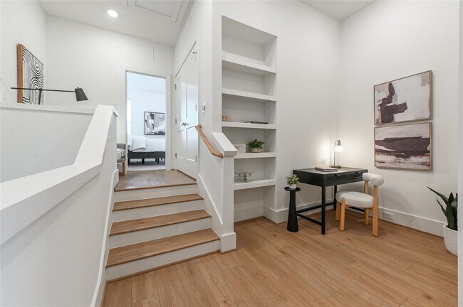 Building Photo - 7607 Victory Reserve St