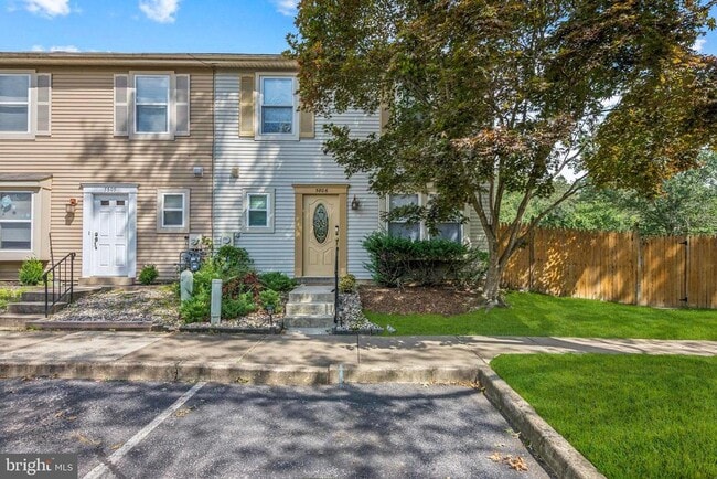 Building Photo - 5806 Red Haven Dr