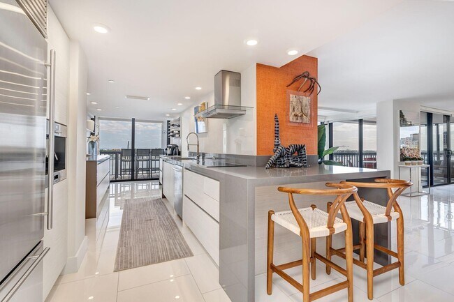 Building Photo - 400 N Flagler Dr