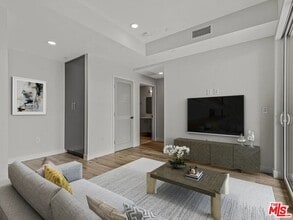 Building Photo - 3308 Mentone Ave