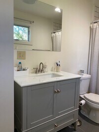 Building Photo - 718 Hudson St