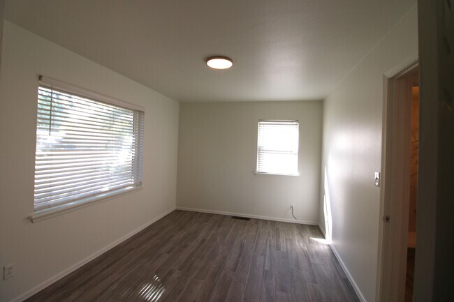 Building Photo - 59 Shirley Ln