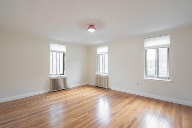 Building Photo - 20 N Ashland St