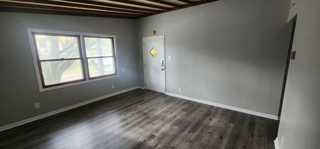 Building Photo - Newly Renovated 1-bedroom, 1-bathroom apartment on Northampton Street in Kingston is now available!