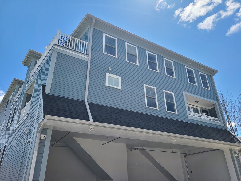 Building Photo - 14 Fern St