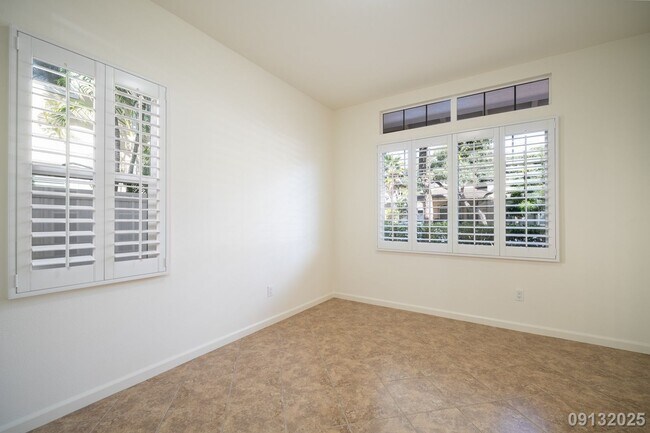 Building Photo - 4 Bed 3 Bath in Ocean Pointe