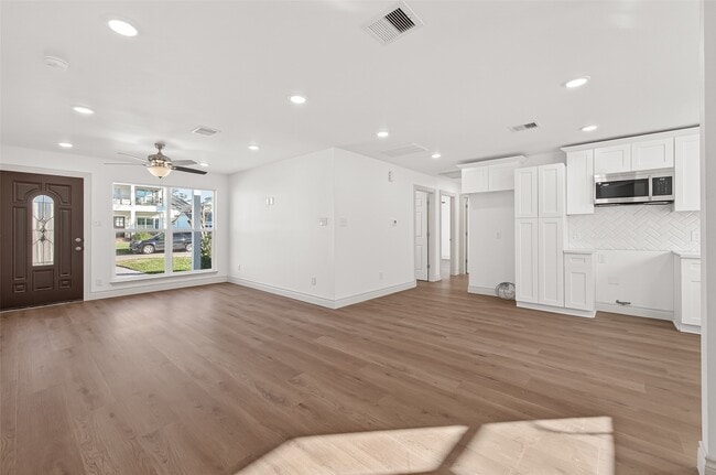 Building Photo - 1823 Chippendale Rd