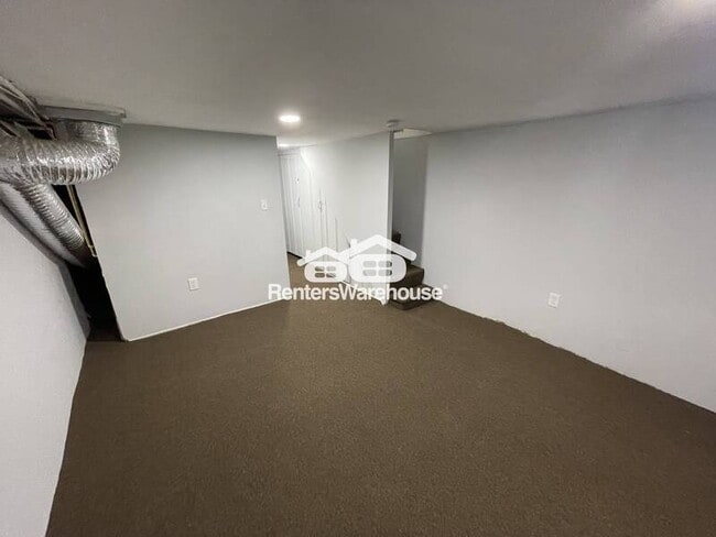 Building Photo - 2125 Cliftwood Ave