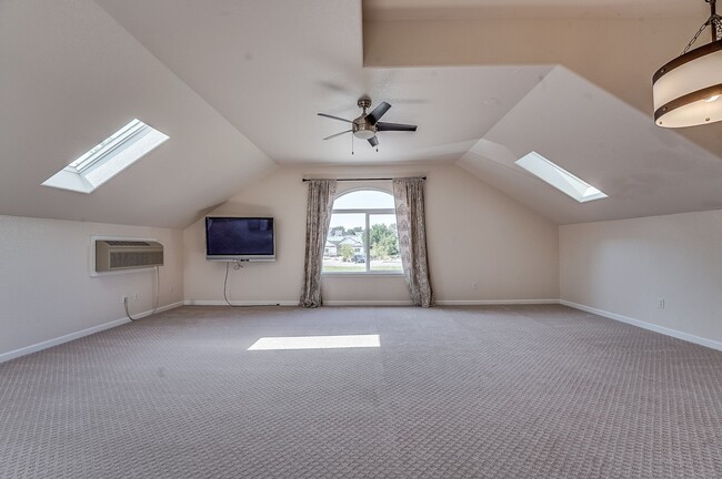 Building Photo - Elegant 3-Bedroom, 3-Bath Home in Prestigi...