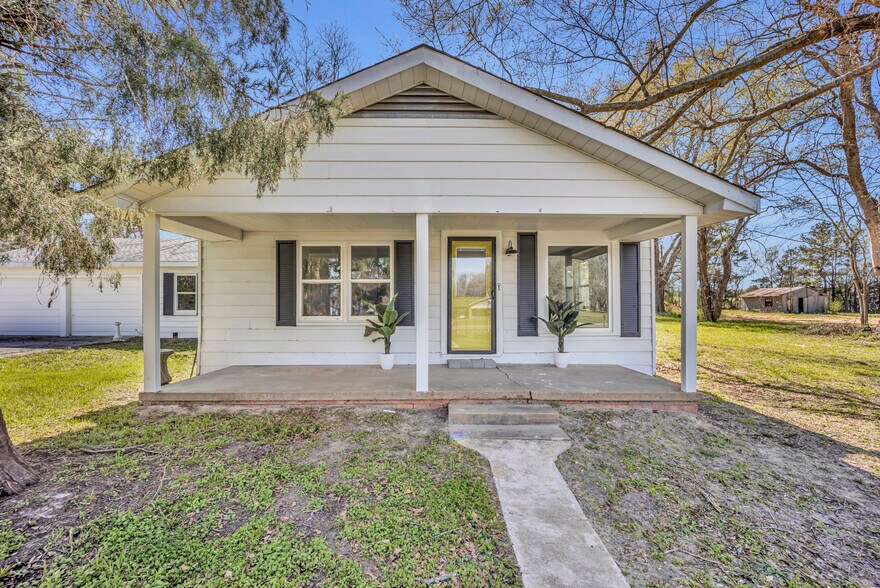 Building Photo - 4255 State Highway 323 W