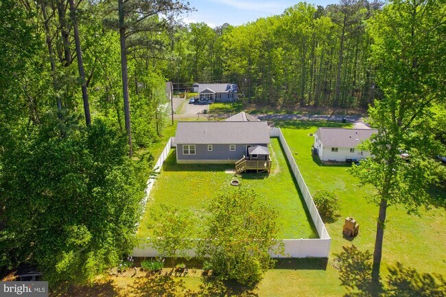 Building Photo - 283 Shorewood Dr