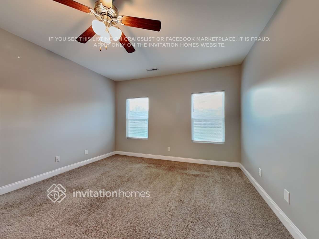 Building Photo - 2813 Santiago Circle