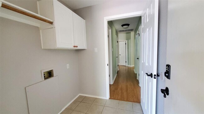 Building Photo - 201 Rio Vista Dr
