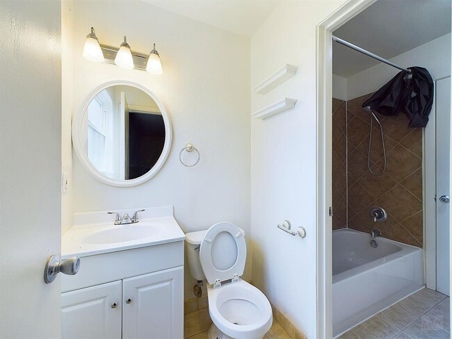 Building Photo - 1411 Kamar Dr