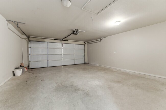 Building Photo - 3100 SW Featherston Rd