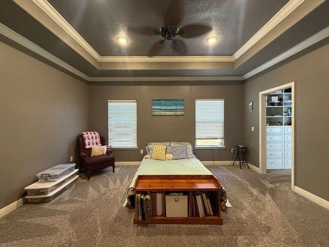 Building Photo - 703 Nutmeg Ave