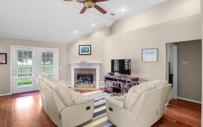 Building Photo - 141 Nandina Wy