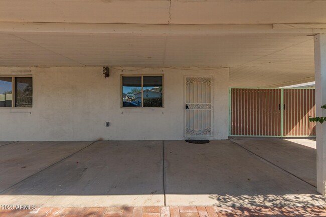 Building Photo - 1429 S 10th Ave