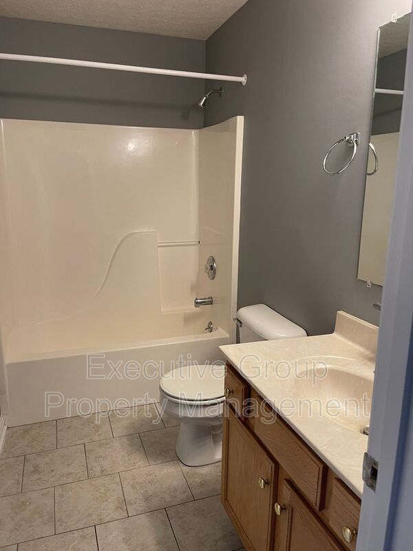 Building Photo - 179 Pointers Ct