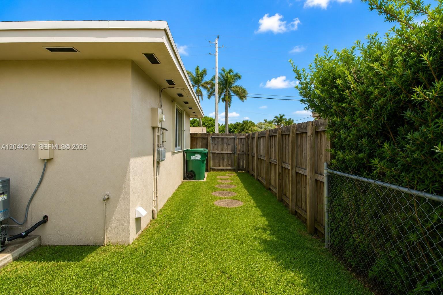 Building Photo - 15445 SW 99th Ave