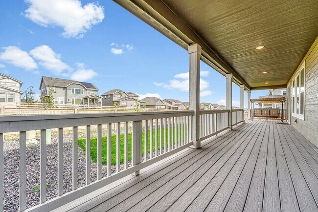 Building Photo - $4,450.00, 5 bed, 4.5-bath located in Broo...