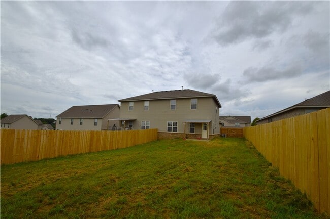 Building Photo - 5005 SW Fieldstone Blvd