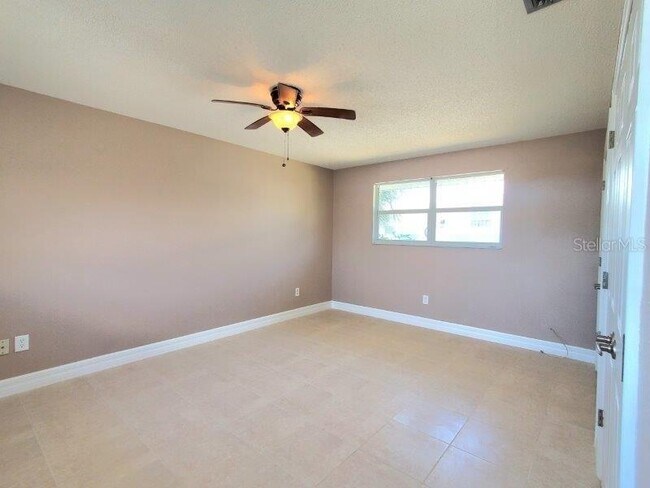 Building Photo - 910 Santa Brigida Ct