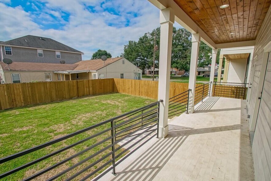 Backyard - 2416 Prentiss Ave