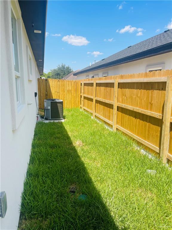 Building Photo - 13 Sugar Gdn Dr