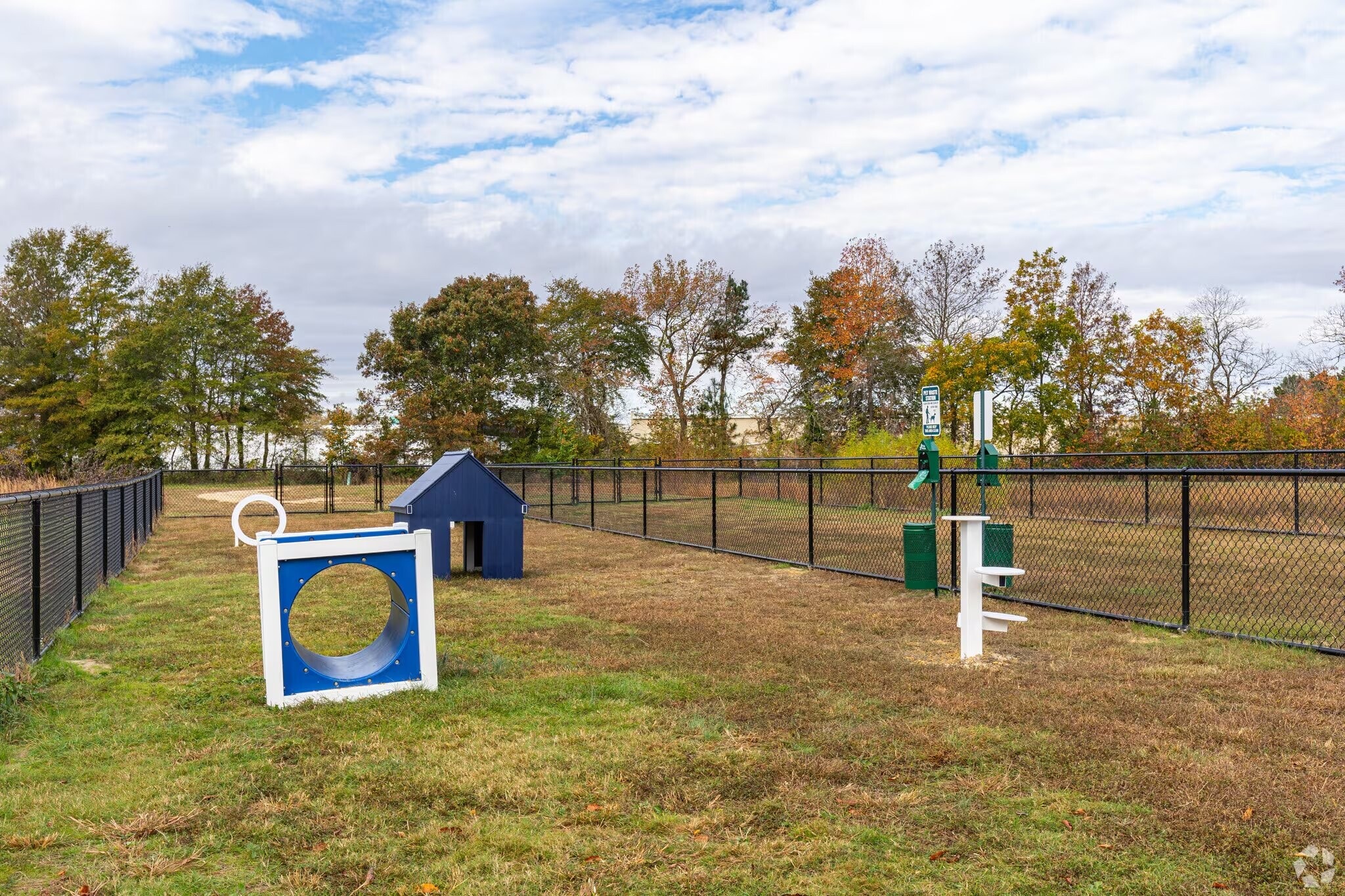 Building Photo - 23033 Meadow Wood Ct