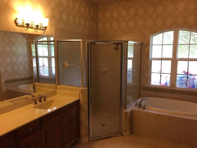 Building Photo - A Must See Cobblefield Beauty!
