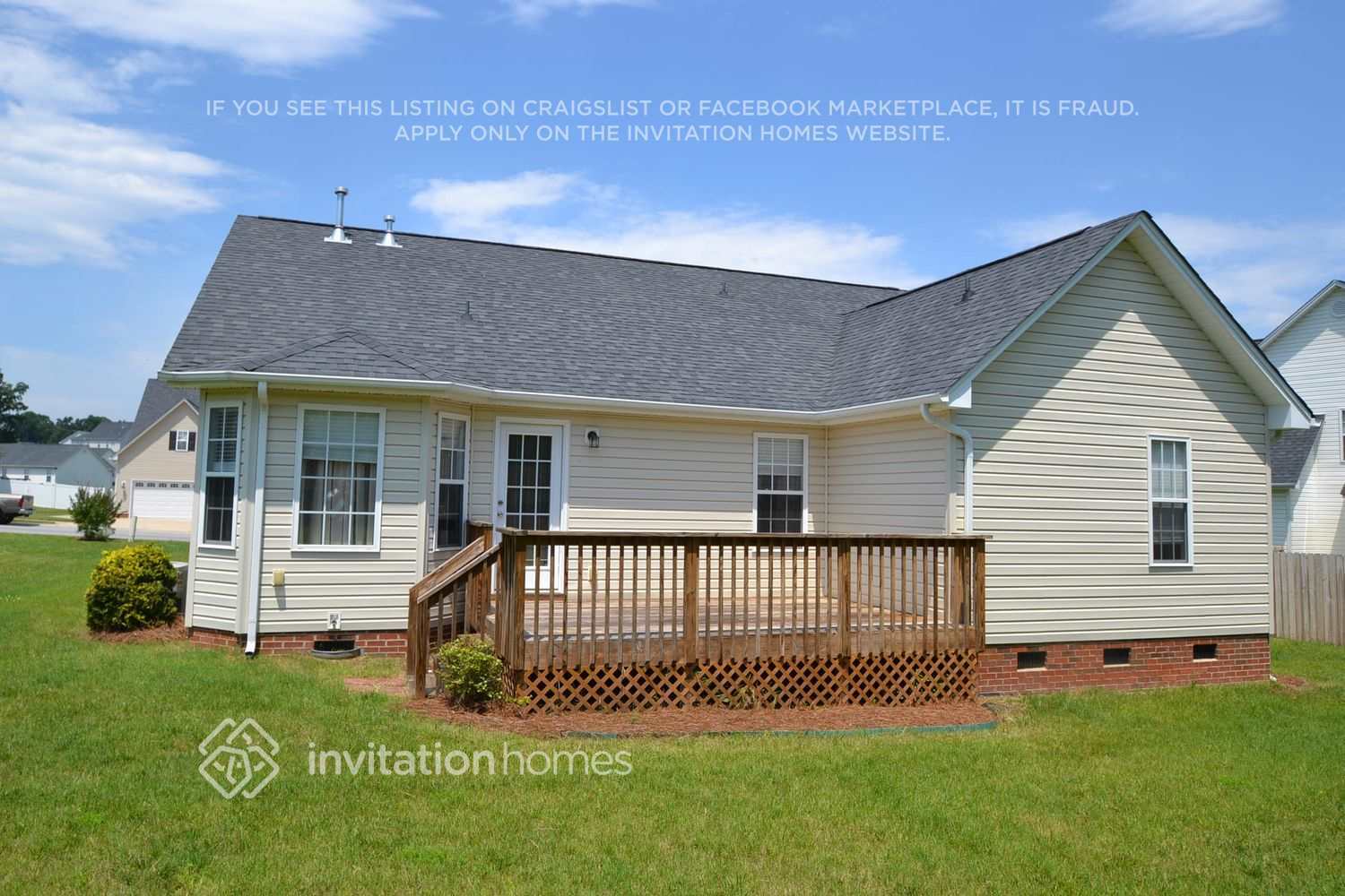 Building Photo - 3040 Hereford Ln
