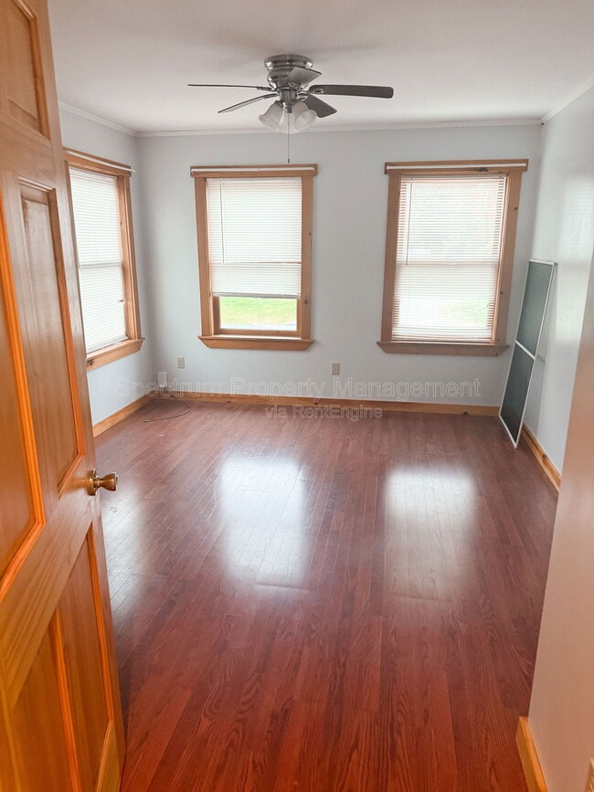 Building Photo - 167 Main St