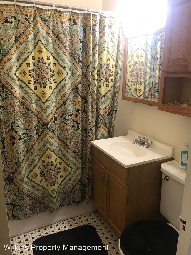 Building Photo - 1830 N Oakland Ave