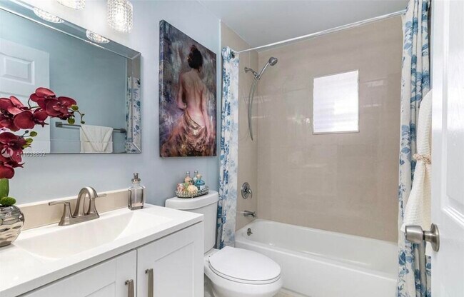 Building Photo - 221 C St