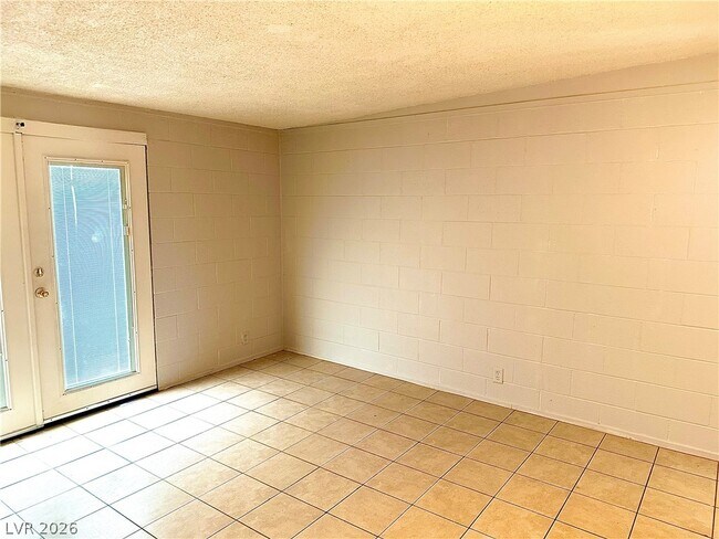 Building Photo - 4521 Pacyna St