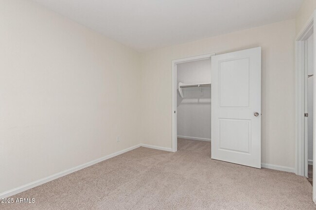 Building Photo - 1610 W Laguna Dr