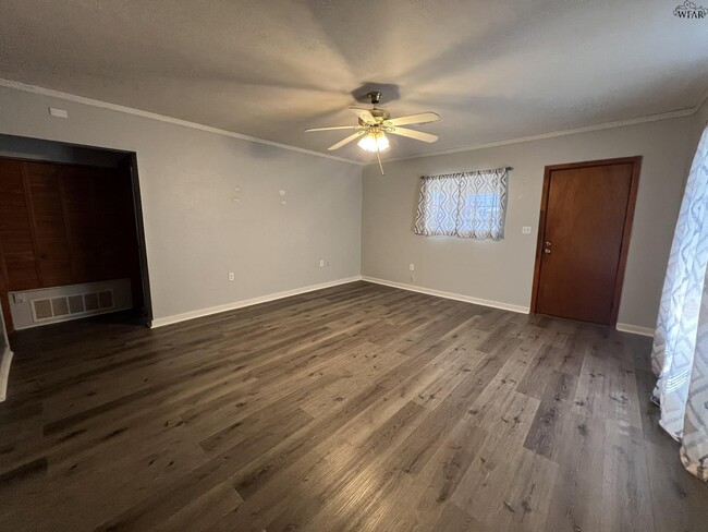 Building Photo - 610 S Bond St