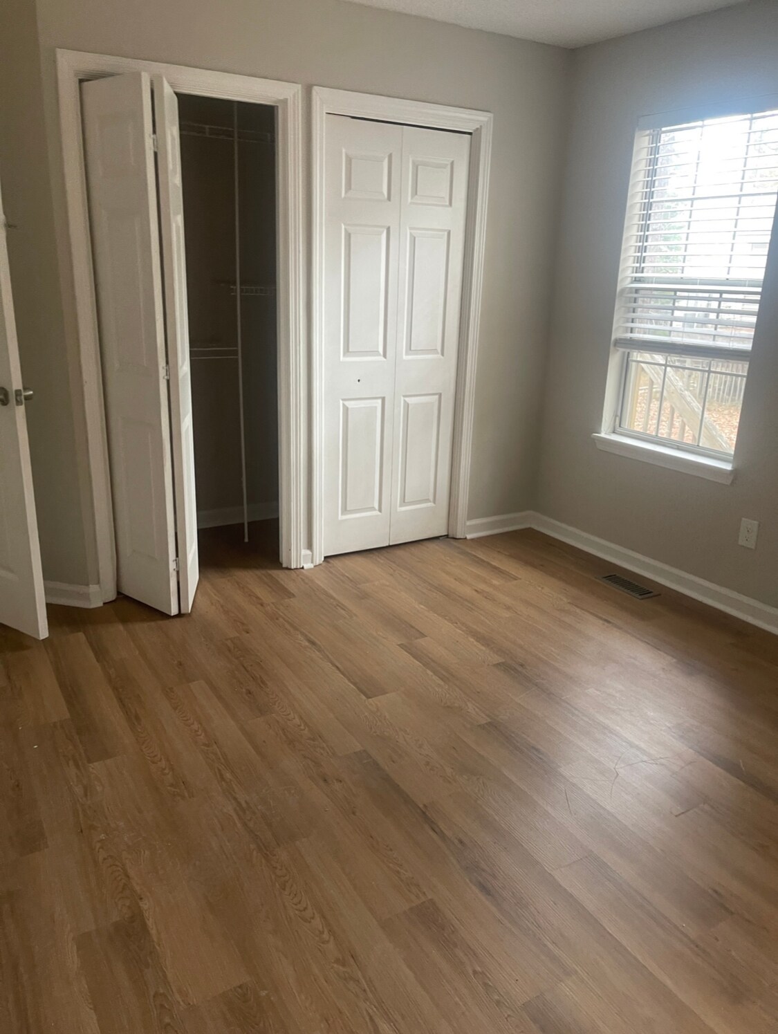 Building Photo - 205 N Trace Ln