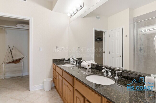 Building Photo - 2668 Beach Blvd