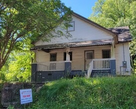 Building Photo - 668 Gilliam Ave