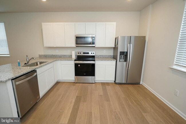 Building Photo - 819 Mersey Ln