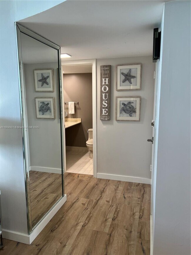 Building Photo - 2751 S Ocean Dr