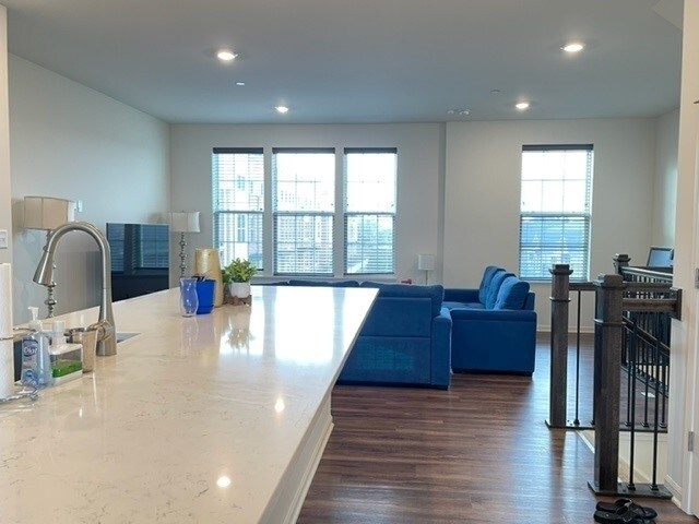 Building Photo - 2924 Reflection Dr