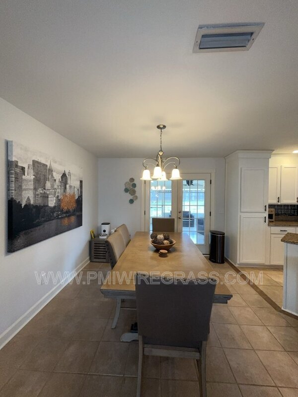 Building Photo - 202 Pondella Dr