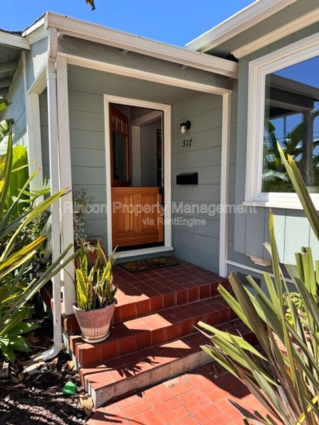 Building Photo - 517 Valmore Ave