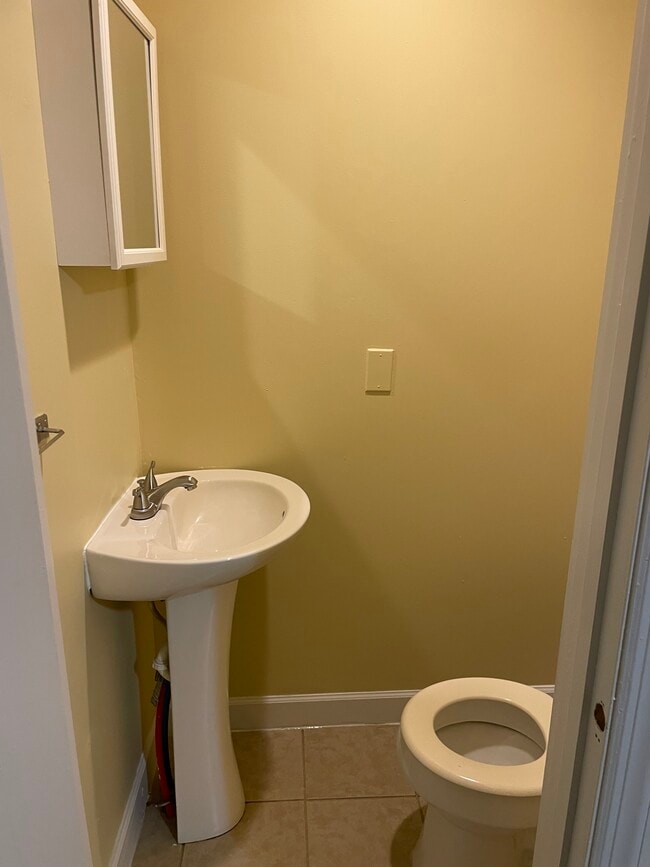 Building Photo - 610 Spruce St