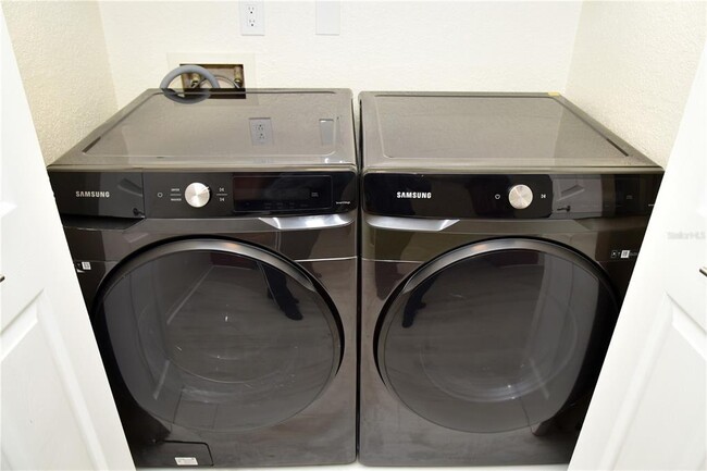 Building Photo - 10265 Gandy Blvd N