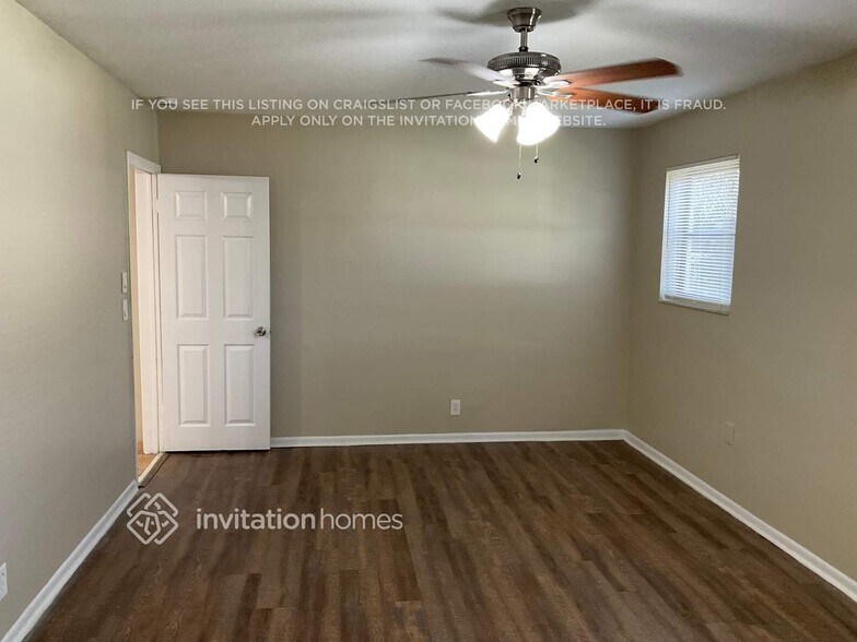 Building Photo - 4430 NW 106th Ave